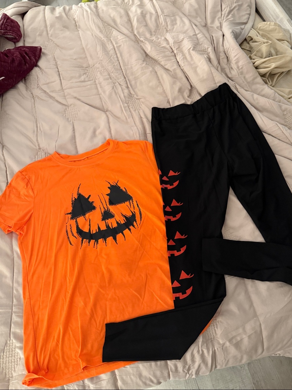 Women’s Halloween Pumpkin Tee and Leggings Costume Set - Orange & Black
